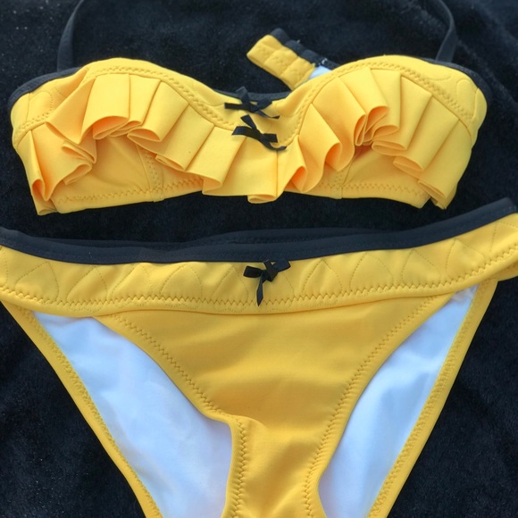 Yellow ruffle bikini swimsuit Betsey Johnson vintage pleated top bow neoprene - Picture 6 of 8